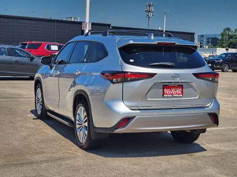 Certified 2025 Toyota Highlander Platinum AWD/4WD image 5