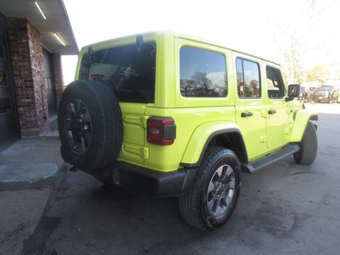 Used 2023 Jeep Wrangler Unlimited Sahara w/ LED Lighting Group AWD/4WD image 8