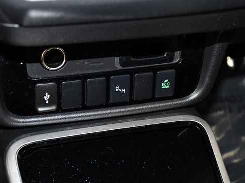 Used 2020 Mitsubishi Outlander LE AWD/4WD image 29
