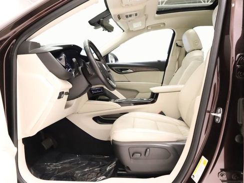 Used 2022 Buick Envision Avenir w/ Technology Package II FWD image 13