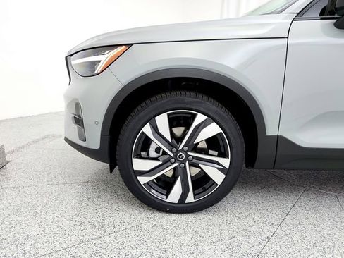 New 2026 Volvo XC40 B5 Ultra w/ Climate Package image 25