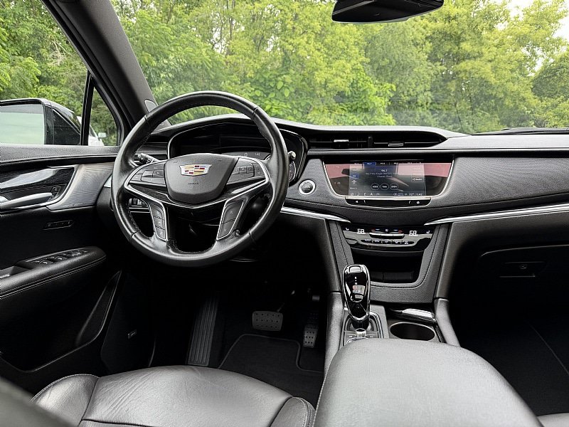 Used 2023 Cadillac XT5 Premium Luxury w/ LPO, Floor Liner Package AWD/4WD image 7