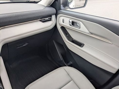New 2026 Ford Explorer Active w/ Active Comfort Package image 18