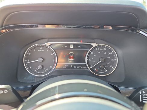 Used 2025 Nissan Pathfinder SL AWD/4WD image 21