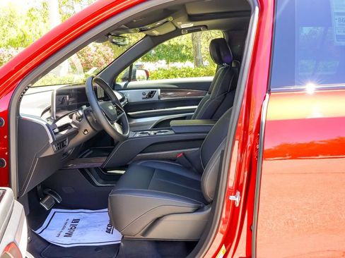 Used 2026 Cadillac Vistiq Luxury image 20