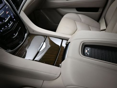 Used 2020 Cadillac Escalade Luxury AWD/4WD image 17