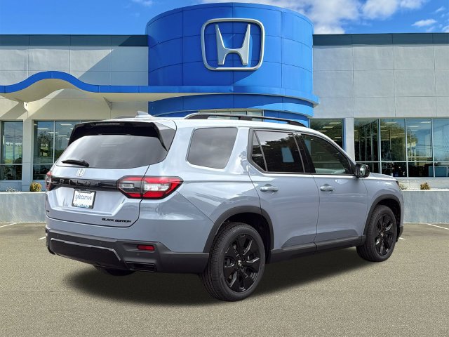New 2026 Honda Pilot Black Edition image 4