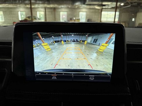 Used 2023 GMC Yukon SLT image 25