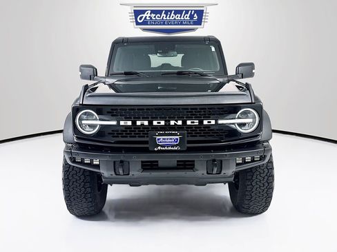 Used 2023 Ford Bronco Wildtrak image 2