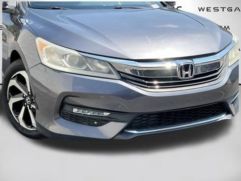 Used 2017 Honda Accord EX image 40