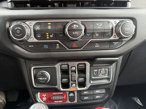 Used 2024 Jeep Wrangler Willys 4xe image 27