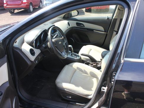 Used 2011 Chevrolet Cruze LT FWD image 5