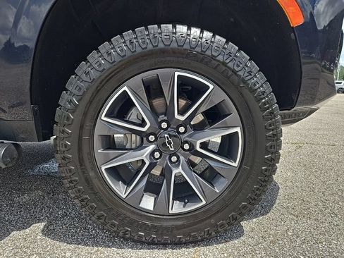 Used 2021 Chevrolet Tahoe Z71 w/ Z71 Signature Package AWD/4WD image 31