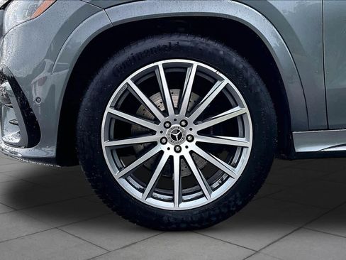 Used 2025 Mercedes-Benz GLS 450 4MATIC image 10
