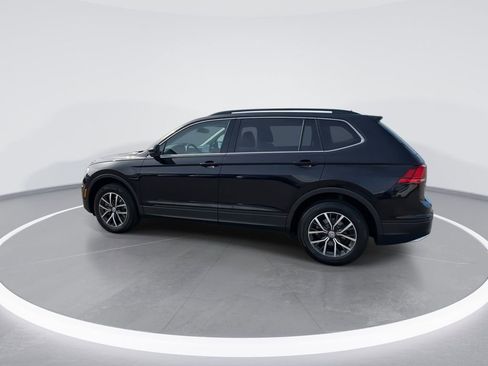 Used 2019 Volkswagen Tiguan SE image 9