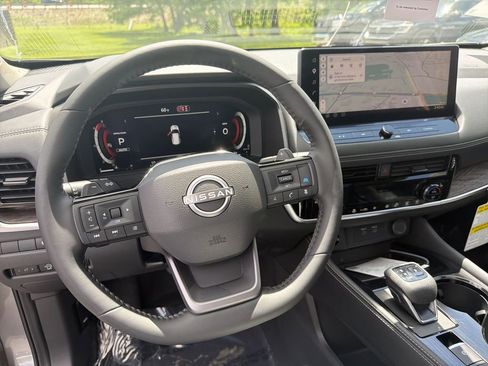 New 2026 Nissan Rogue Platinum AWD/4WD image 17
