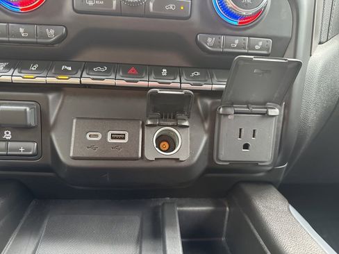 Used 2023 GMC Sierra 3500 Denali image 40