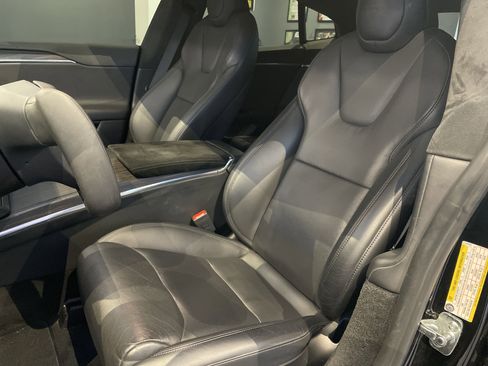 Used 2022 Tesla Model S image 17