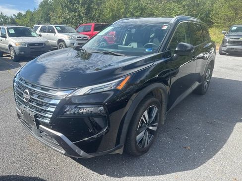 Used 2024 Nissan Rogue SL AWD/4WD image 2