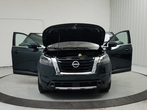 Used 2025 Nissan Pathfinder SL w/ SL Premium Package FWD image 10
