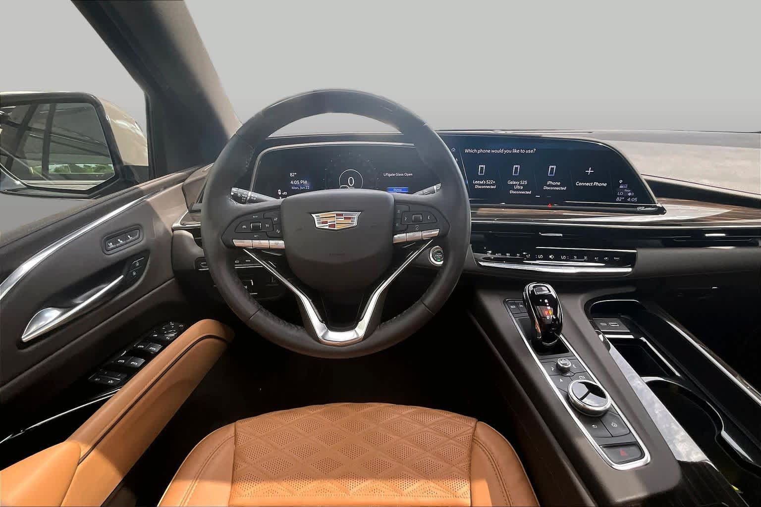 Used 2024 Cadillac Escalade Premium Luxury w/ Performance Package AWD/4WD image 11