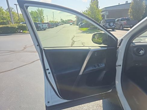 Used 2018 Toyota RAV4 LE w/ All Weather Liner Package FWD image 11
