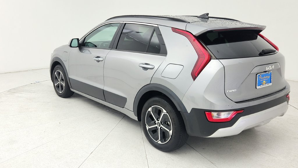 Used 2024 Kia Niro EX w/ EX Cold Weather Package FWD image 5