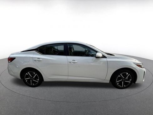 Used 2025 Nissan Sentra SV FWD image 18