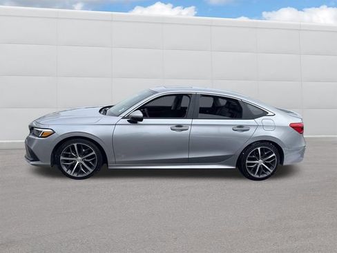 Used 2024 Honda Civic Touring image 2