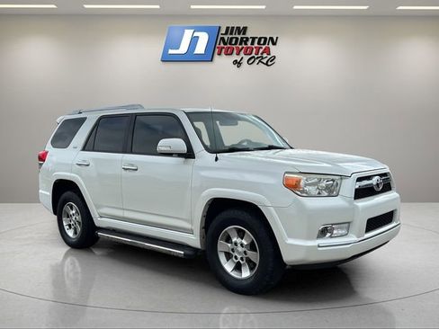 Used 2013 Toyota 4Runner SR5 RWD image 3