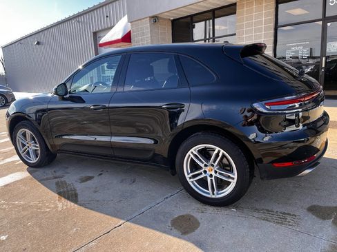Used 2020 Porsche Macan Base AWD 4dr SUV image 3