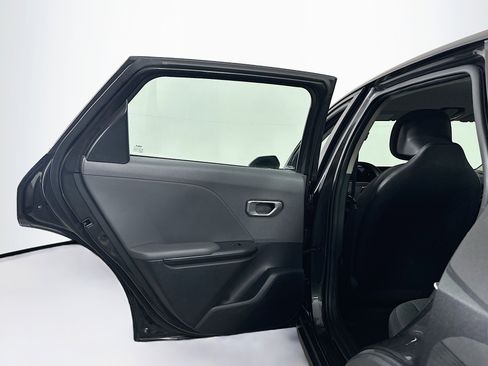 Used 2025 Kia K4 LXS image 25