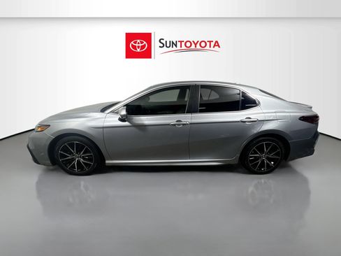 Used 2021 Toyota Camry SE FWD image 7