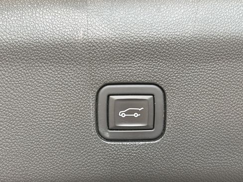 Certified 2024 Buick Enclave Essence w/ Experience Buick Package AWD/4WD image 16
