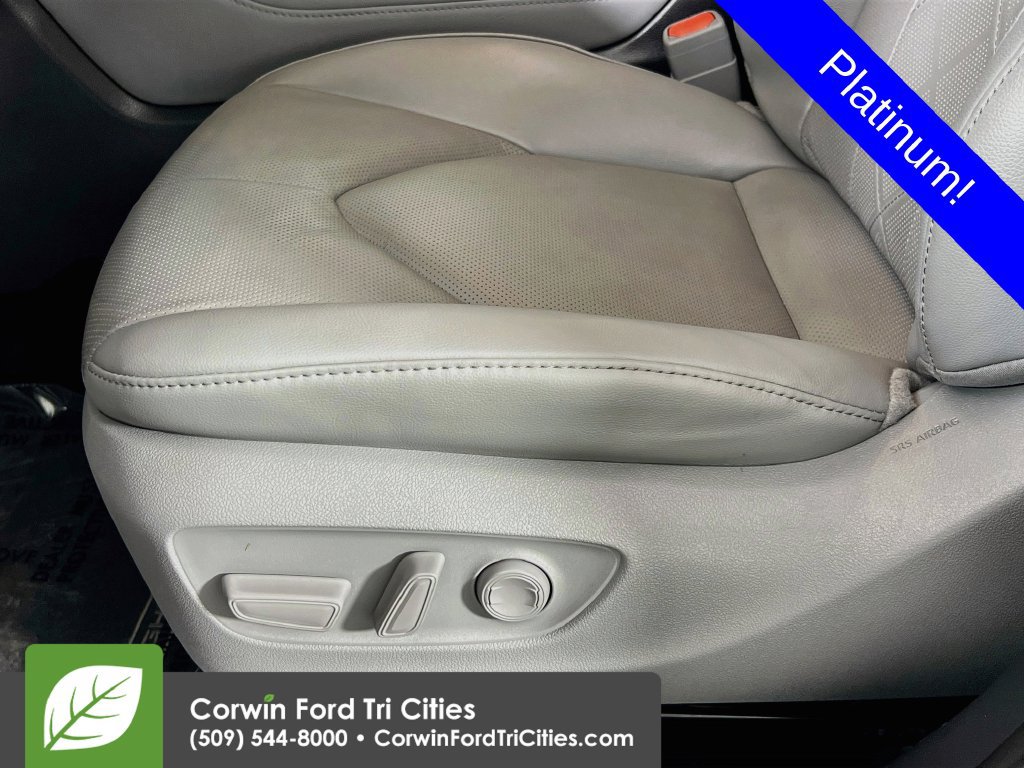 Used 2025 Toyota Highlander Platinum AWD/4WD image 23