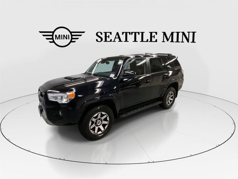 Used 2022 Toyota 4Runner TRD Off-Road image 5