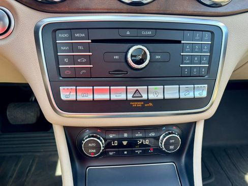 Used 2018 Mercedes-Benz GLA 250 4MATIC image 24