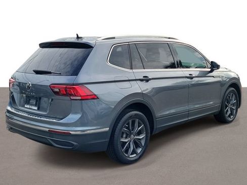 Certified 2022 Volkswagen Tiguan SE FWD image 4