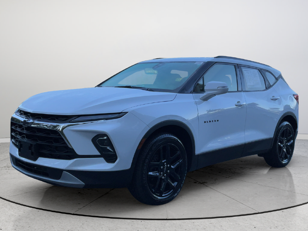 Used 2024 Chevrolet Blazer LT w/ LPO, Floor Liner Package FWD image 4