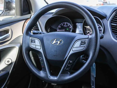 Used 2017 Hyundai Santa Fe SE FWD image 13
