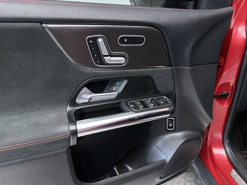 Used 2021 Mercedes-Benz GLA 250 4MATIC image 17