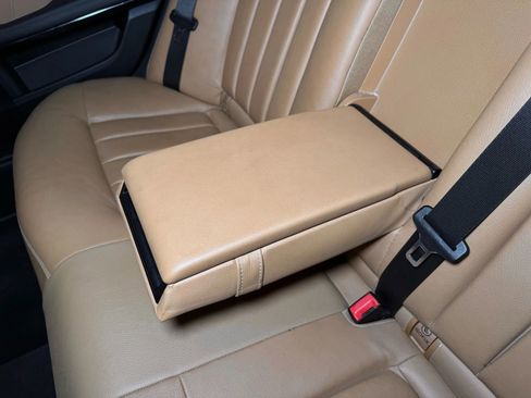 Used 2010 Mercedes-Benz E 550 Sedan image 23