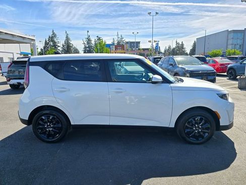 Certified 2025 Kia Soul LX FWD image 7