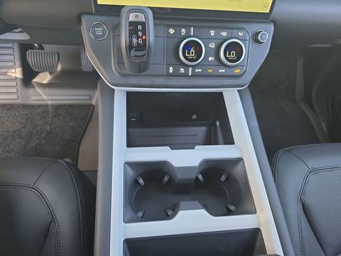 New 2026 Land Rover Defender 110 X-Dynamic SE AWD/4WD image 25