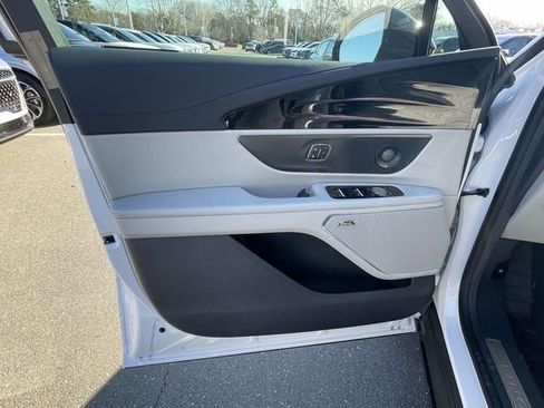 New 2026 Lincoln Nautilus Reserve image 10