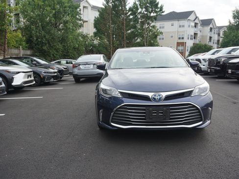 Used 2018 Toyota Avalon XLE Premium w/ All Weather Liner Package FWD image 2