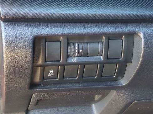 Used 2018 Subaru Crosstrek 2.0i Premium image 15