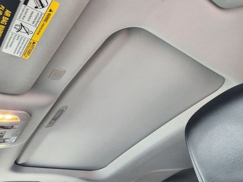 Used 2020 Toyota Highlander XLE image 15