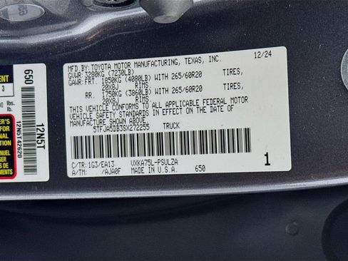 Used 2025 Toyota Tundra Limited image 33