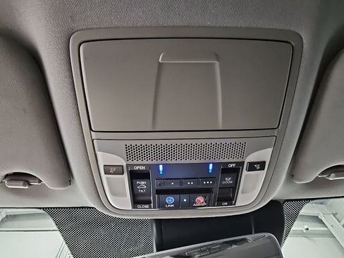 Used 2017 Acura TLX V6 w/ Technology Package image 21